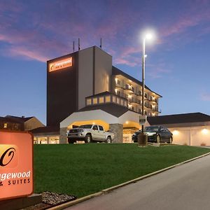 Orangewood Inn & Suites Kansas City Airport